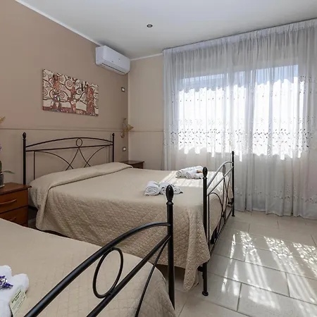Beb Sant' Elia Couette-café *